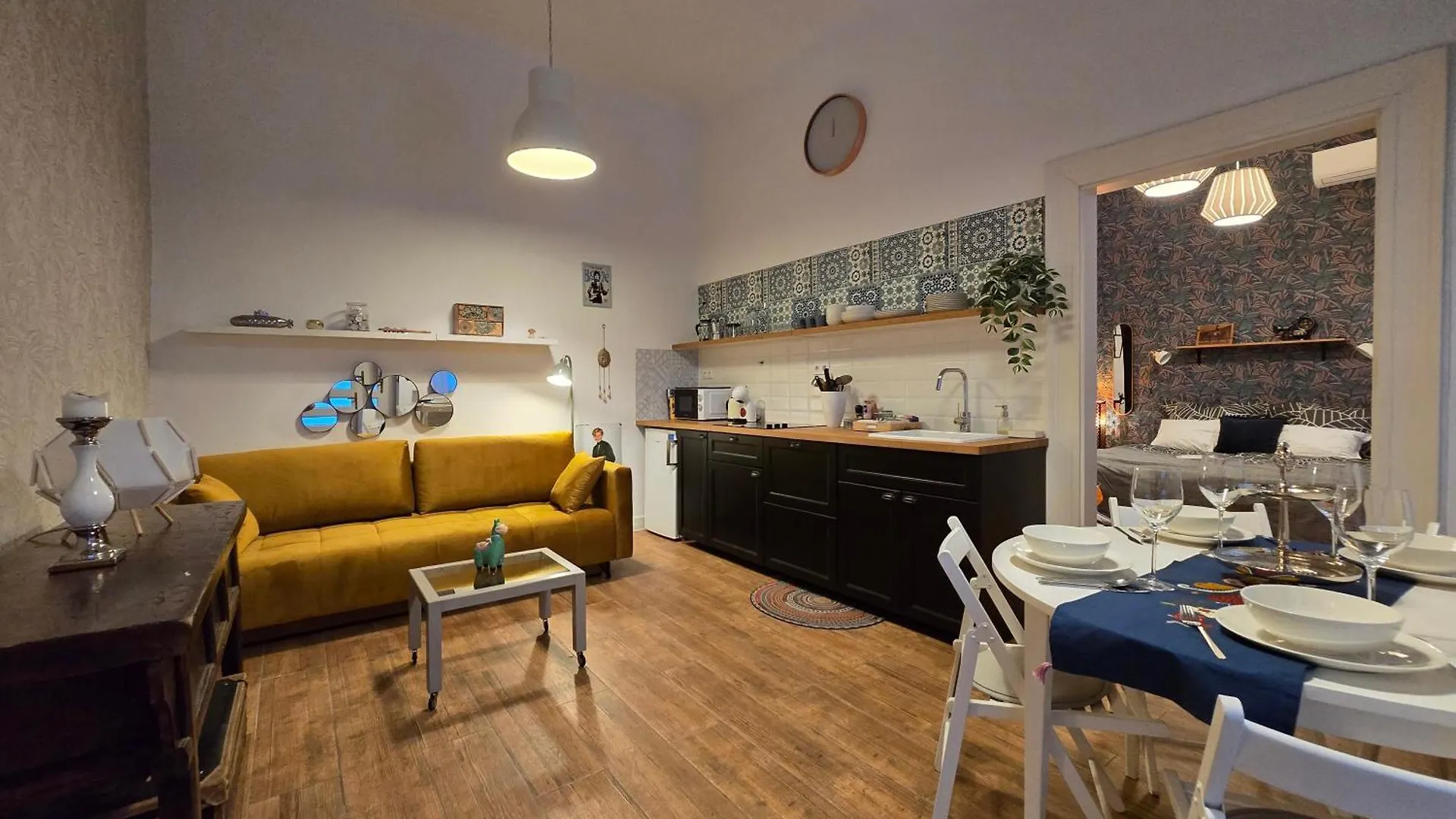 Quiet Apartment In Kazinczy Str Downtown Budapest Hungary