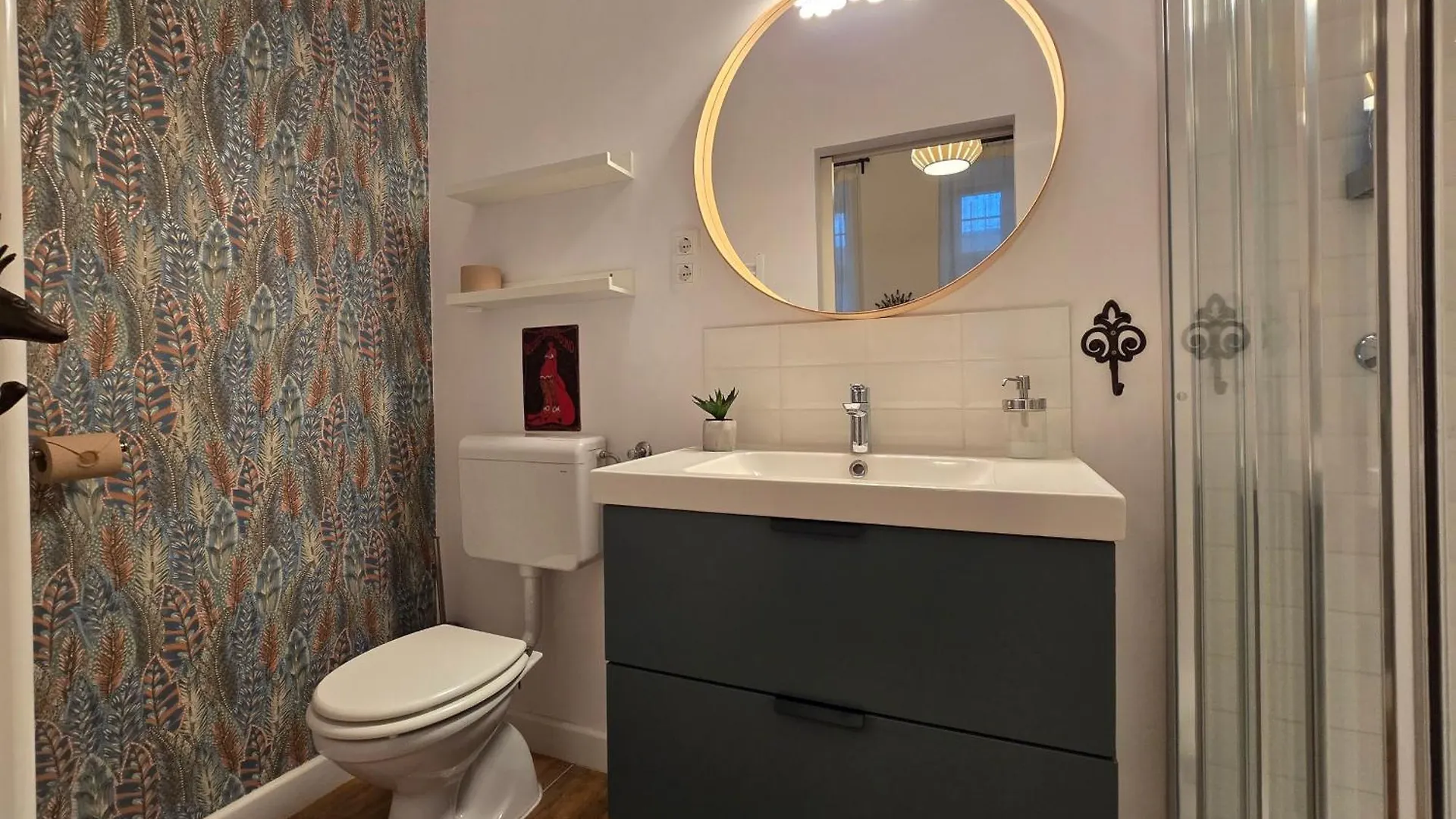 Quiet Apartment In Kazinczy Str Downtown Budapest